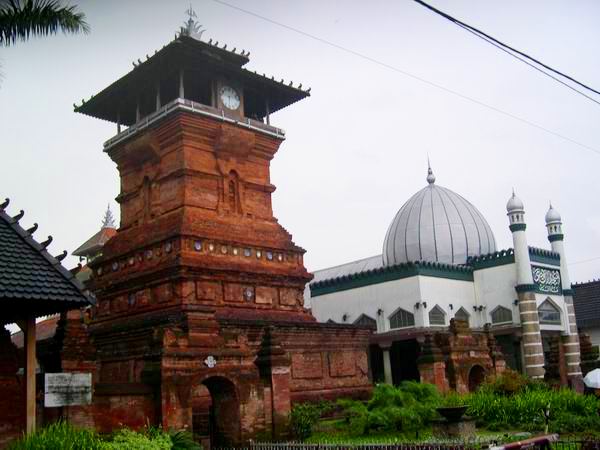 Akulturasi Islam dan Budaya Nusantara Dalam Sejarah Bangsa Indonesia